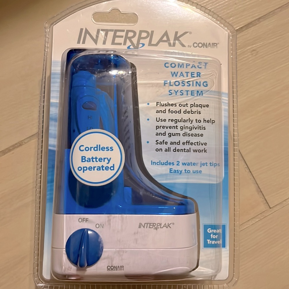 Water flossing system